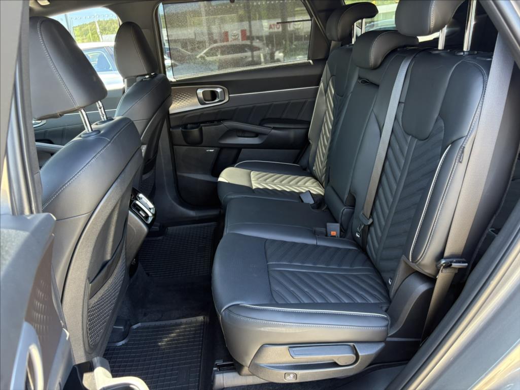 kia-sorento-1-6-t-gdi-gpf-hev-4x4-top-5p - 9