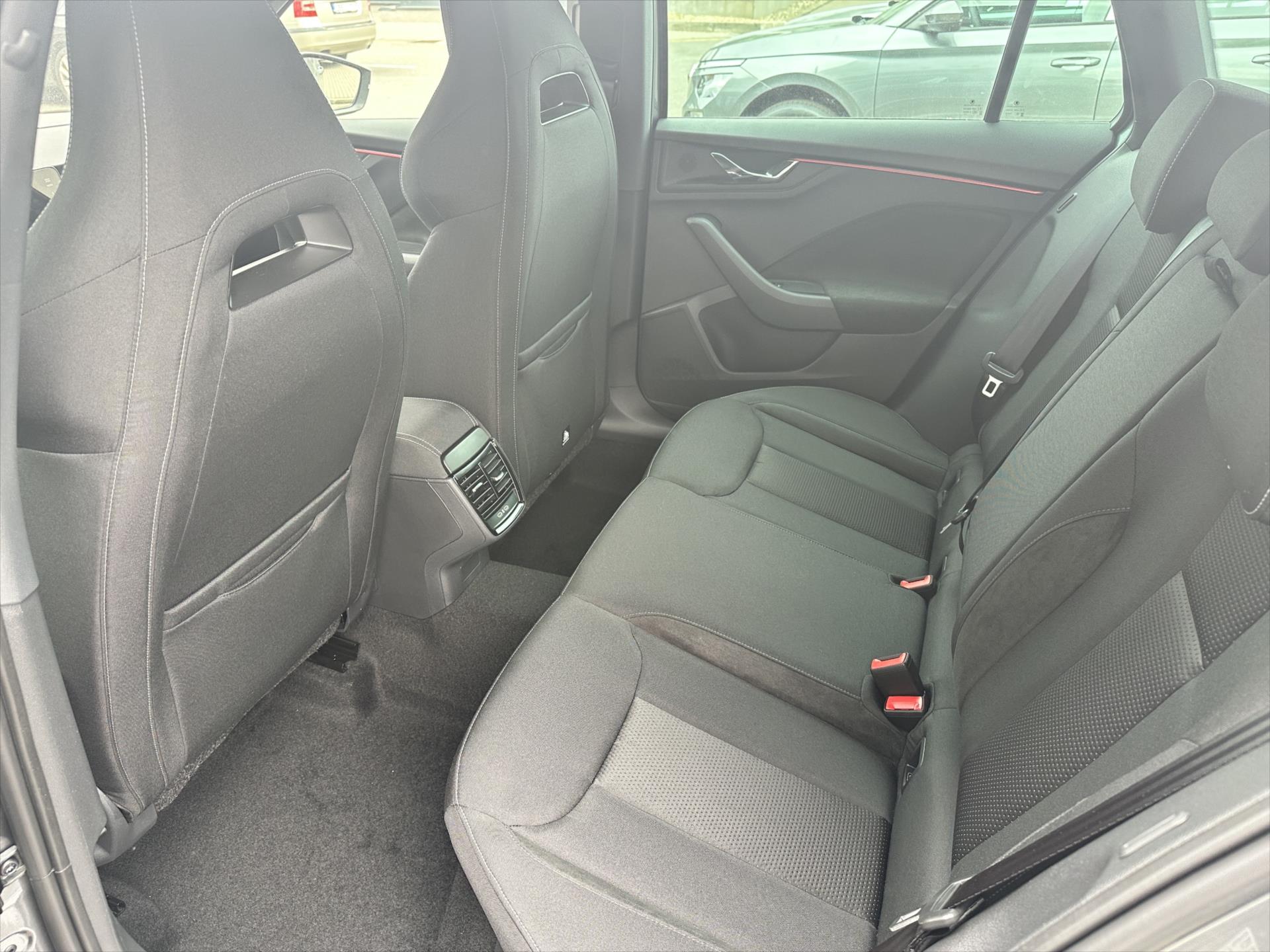 skoda-kamiq-1-0-tsi-85-kw-dynamic - 5