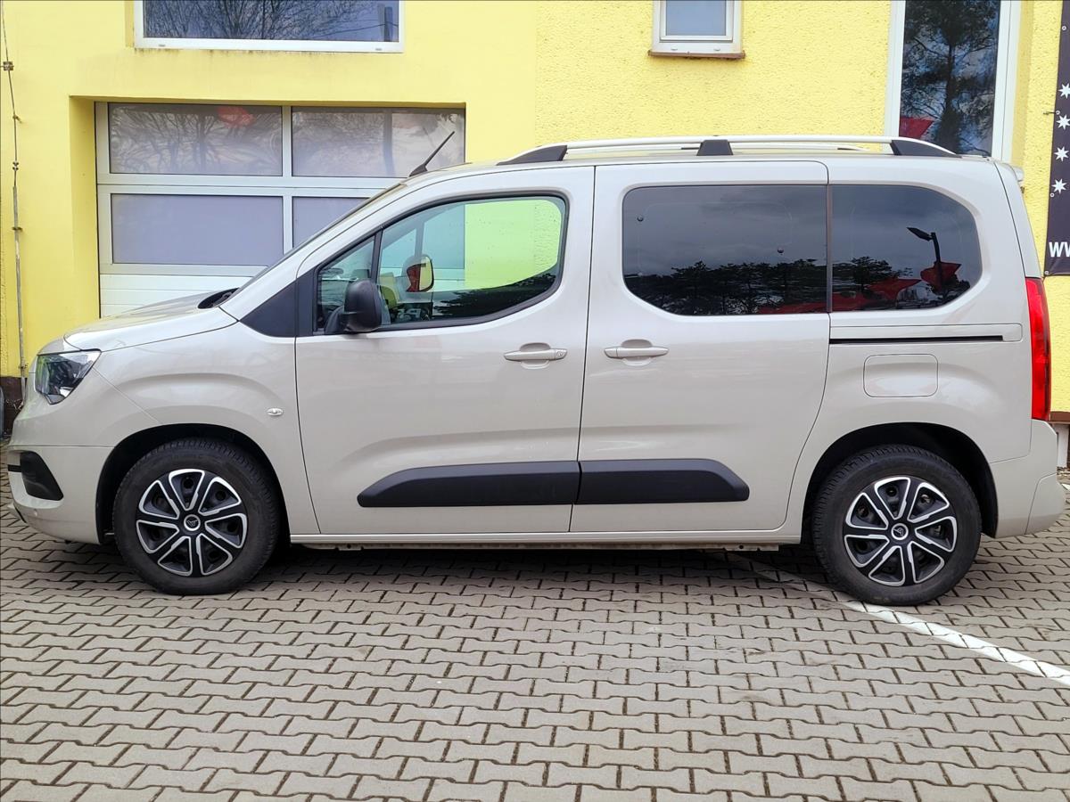 opel-combo-1-2-t-life-top-stav-cebia - 7