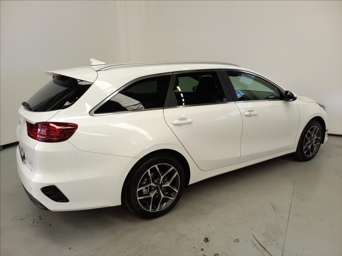 kia-ceed-1-5-t-gdi-dct-top-sw - 3