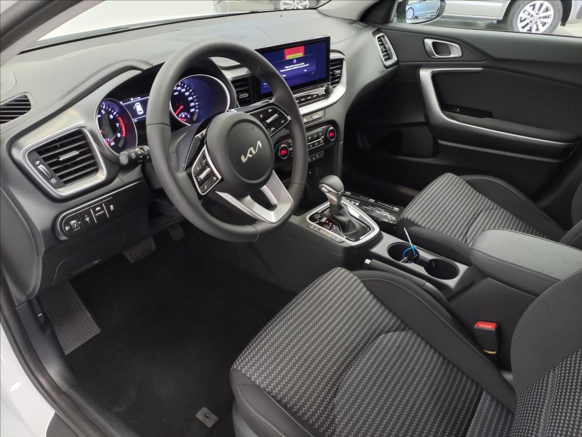 kia-ceed-1-5-t-gdi-dct-top-sw - 5