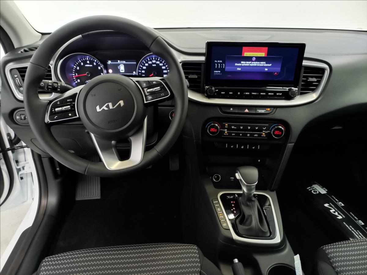 kia-ceed-1-5-t-gdi-dct-top-sw - 6