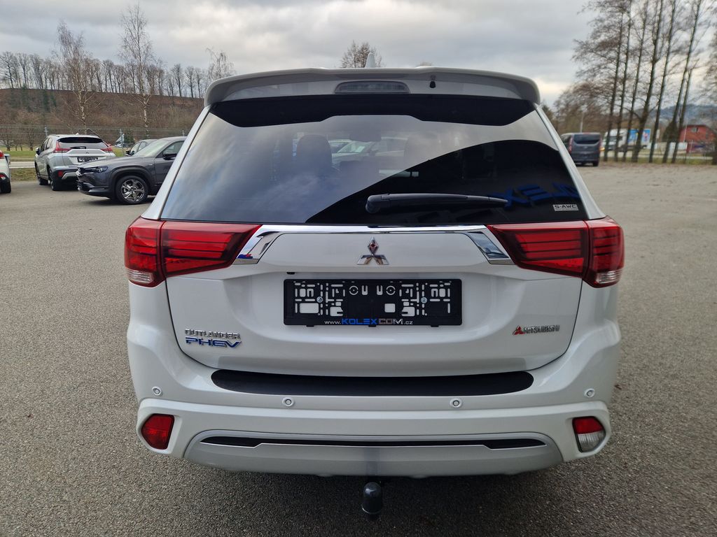 mitsubishi-outlander-2-4-phev-4x4 - 3