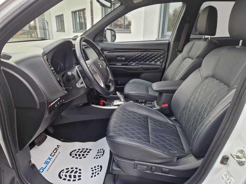 mitsubishi-outlander-2-4-phev-4x4 - 9