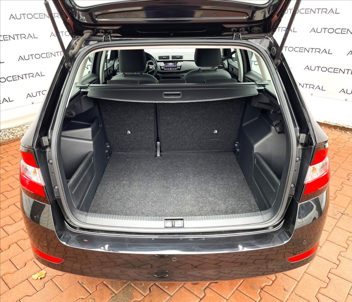 skoda-fabia-1-0-tsi-po-servisu-1-maj-cr - 8