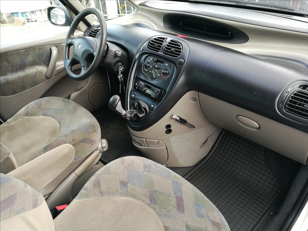 citroen-xsara-1-6-i-picasso - 9