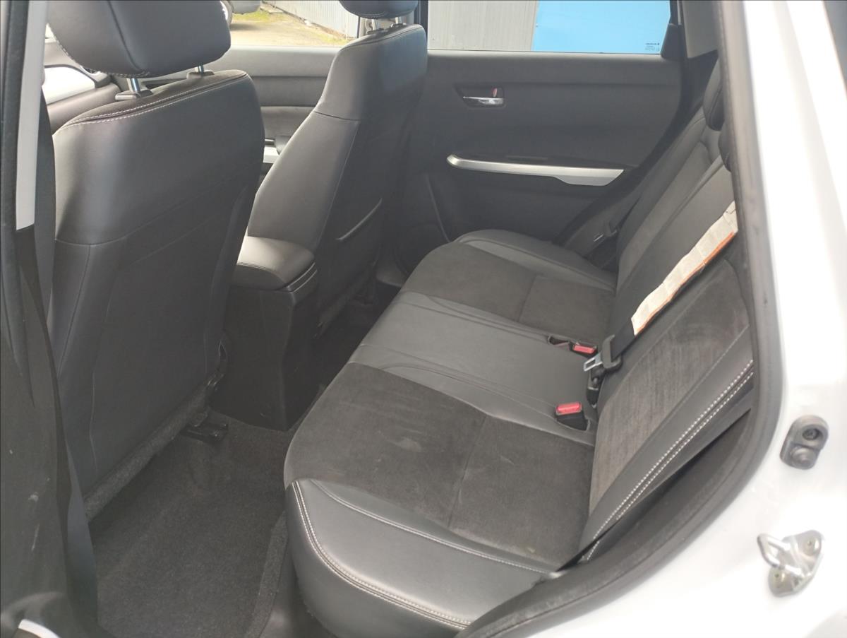 suzuki-vitara-1-6-ddis-88kw-4x4-kuze-led - 9