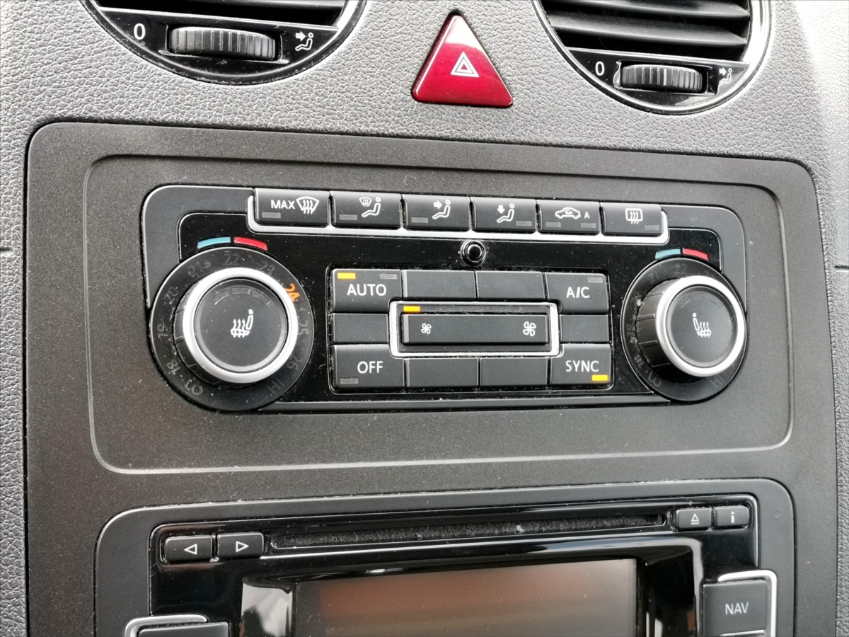 volkswagen-caddy-1-6tdi-dsg-maxi-7mist-klima - 9
