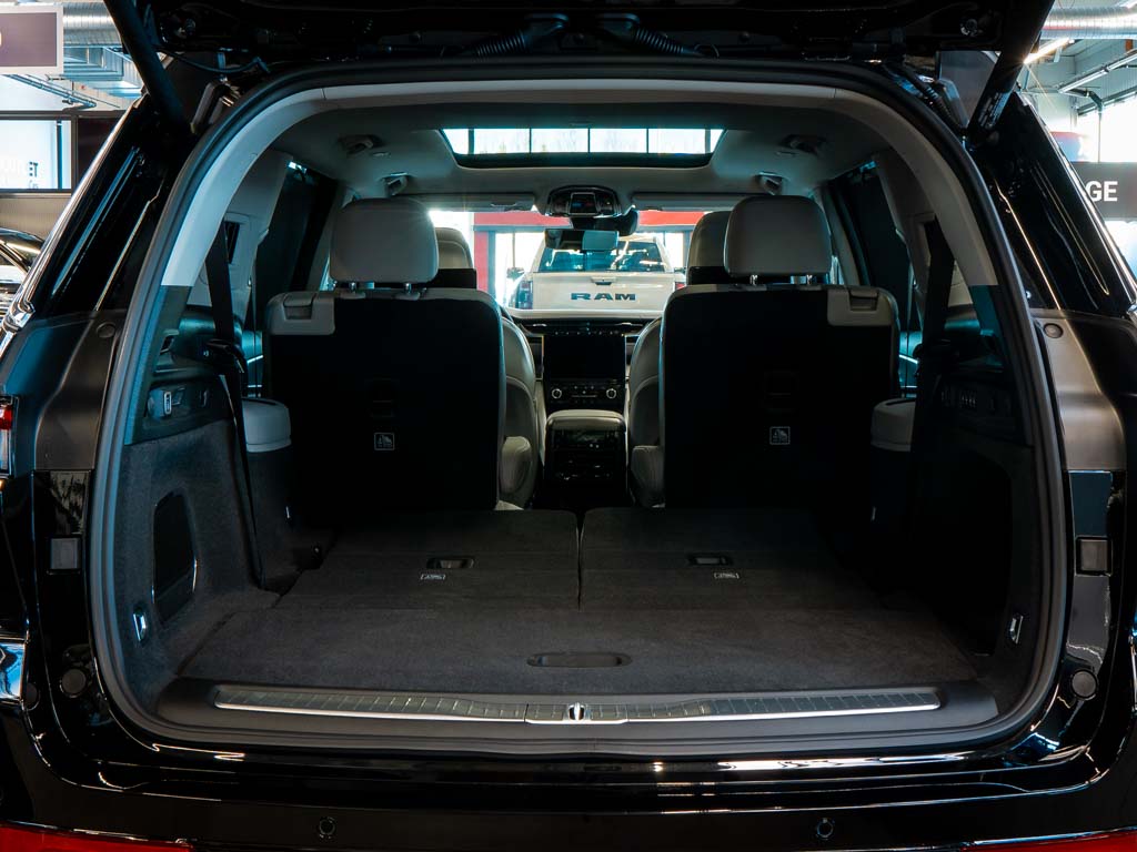 jeep-grand-cherokee-5-7-v8-overland-l-headup - 5