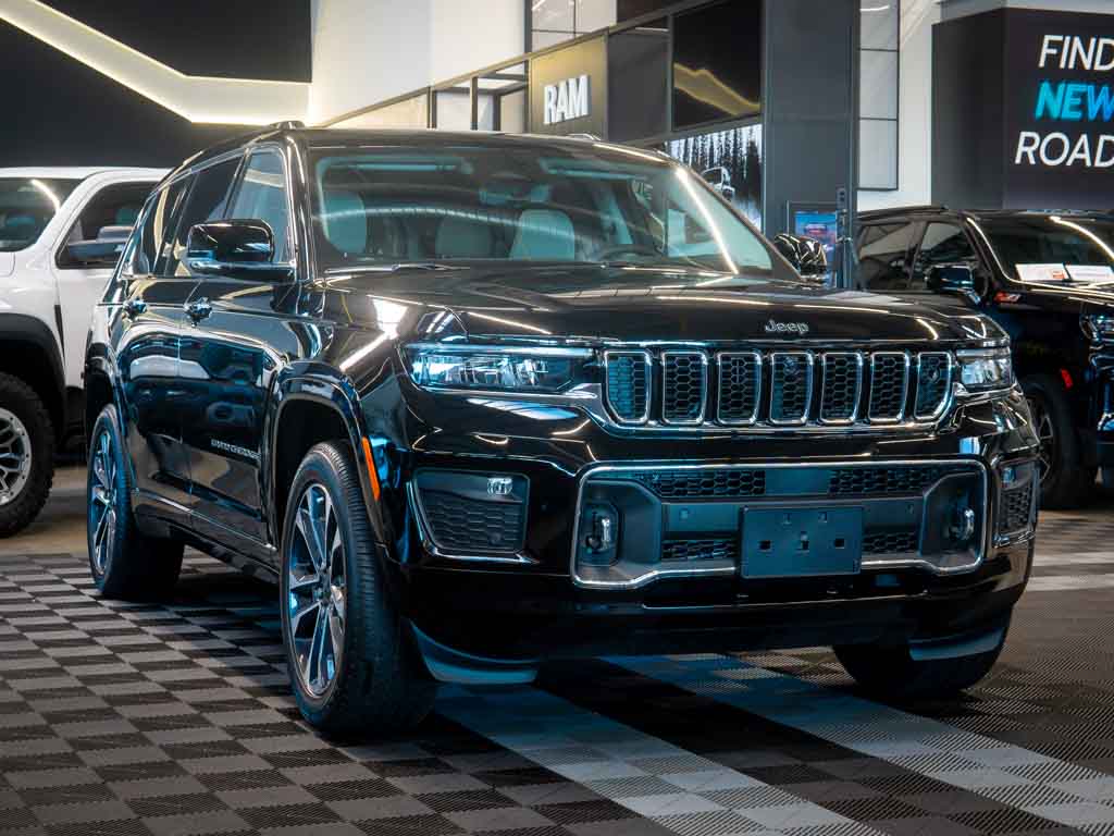 jeep-grand-cherokee-5-7-v8-overland-l-headup - 8