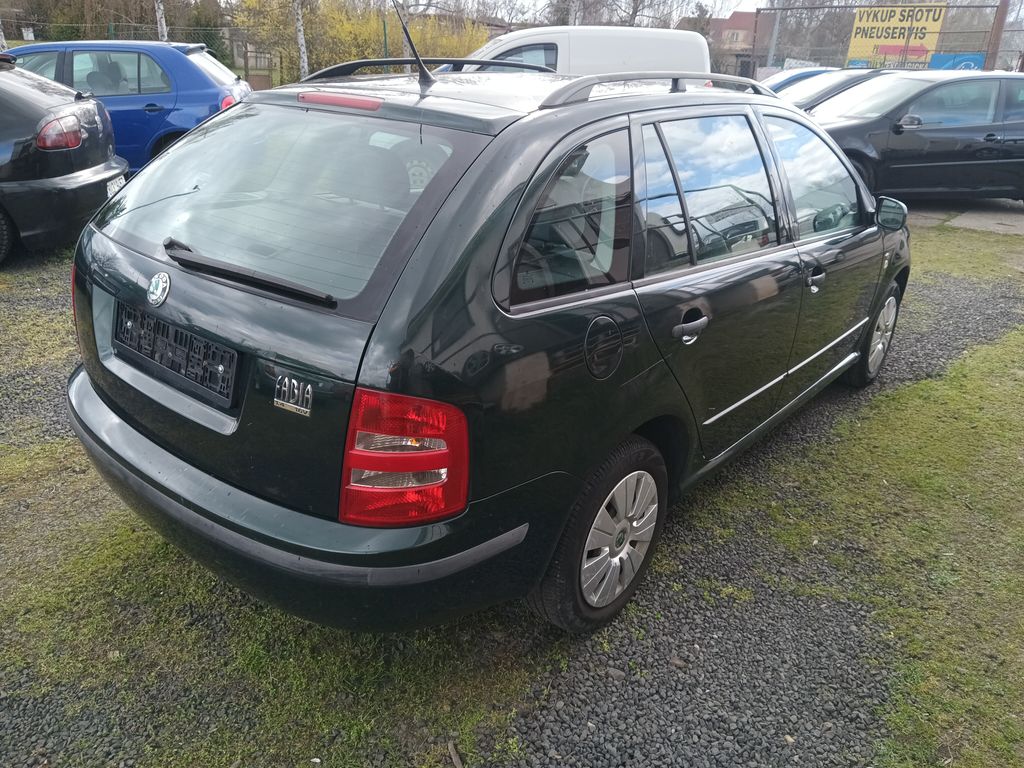 skoda-fabia-1-4-16v-comfort - 4