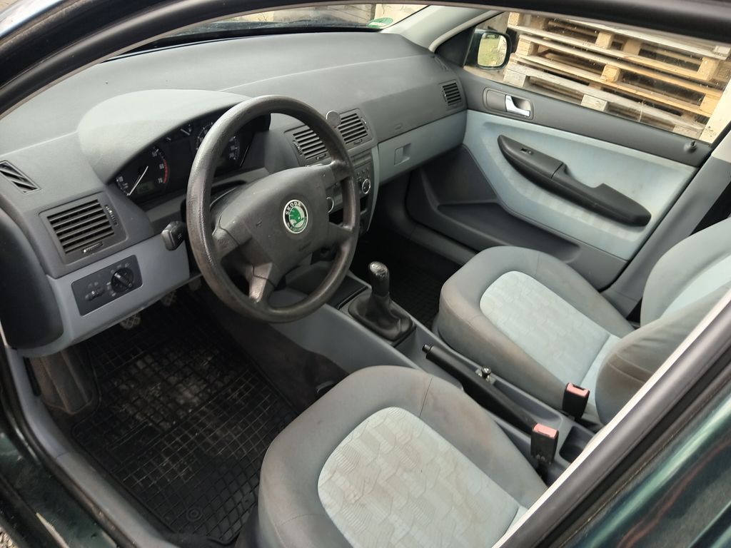 skoda-fabia-1-4-16v-comfort - 9