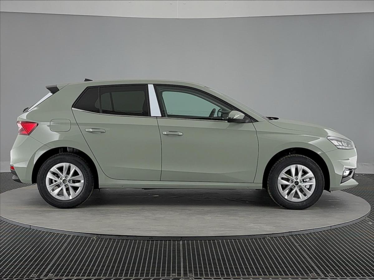 skoda-fabia-1-0-tsi-top-selec - 2