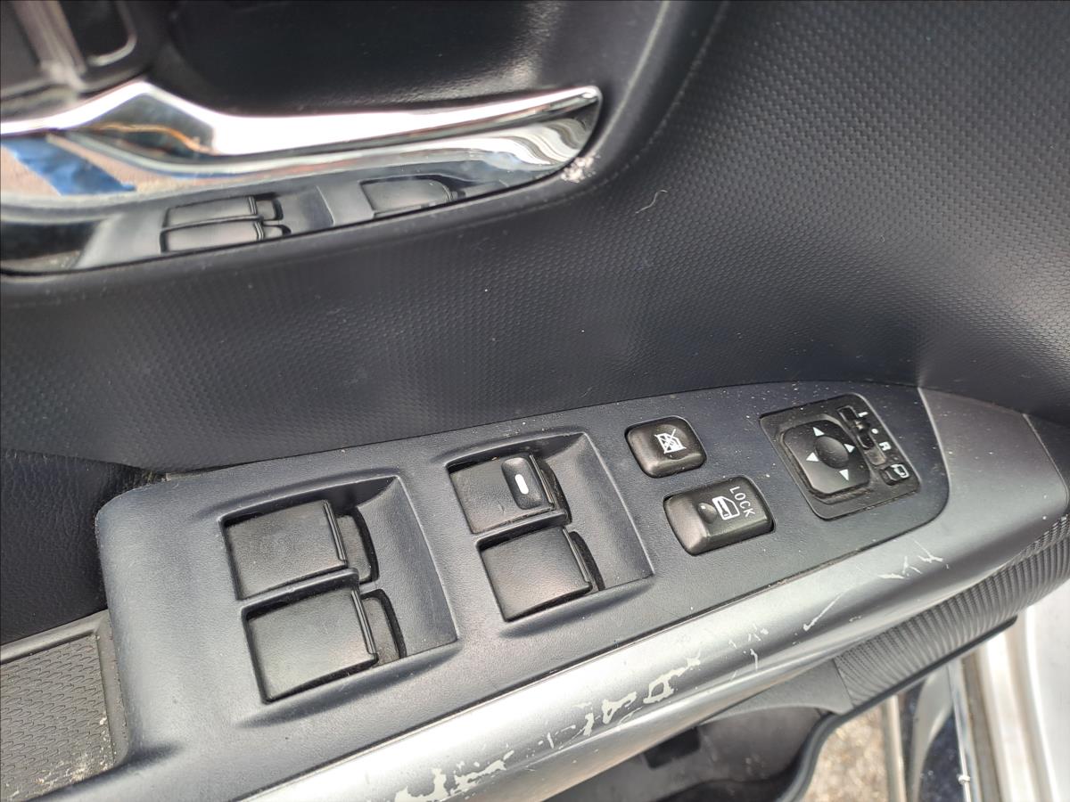 peugeot-4007-2-2-hdi-4wd-kuze - 9