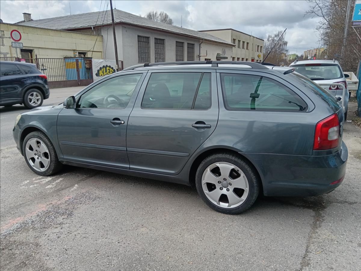 skoda-octavia-2-0-tdi-cr-elegance - 6