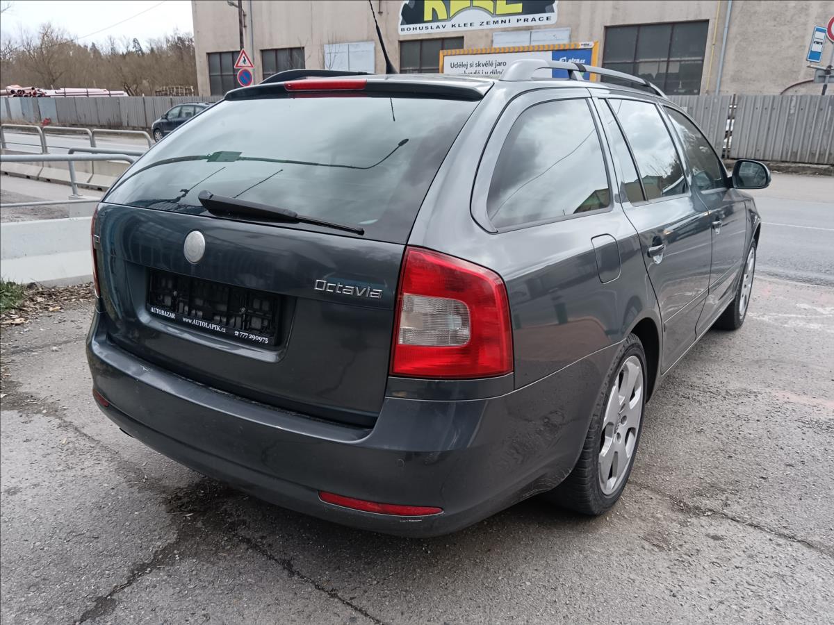 skoda-octavia-2-0-tdi-cr-elegance - 9