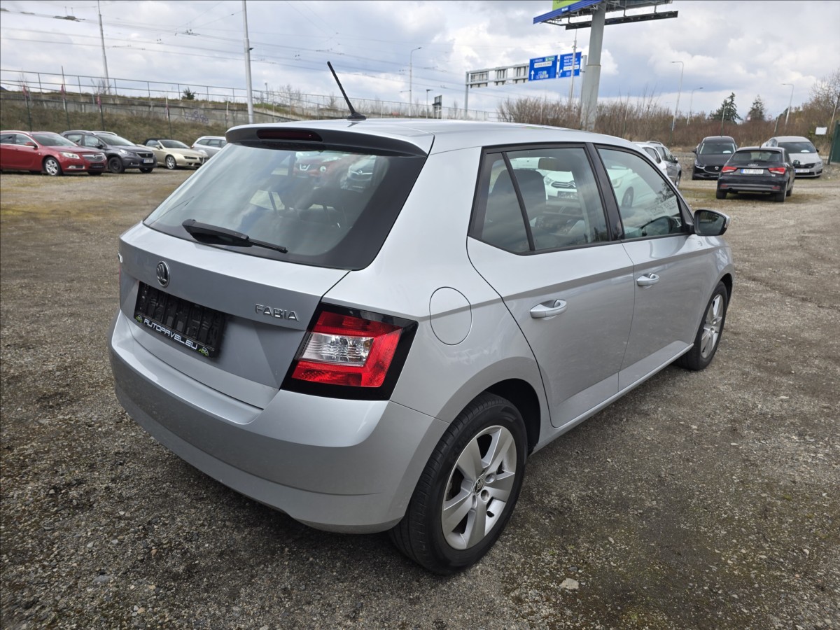 skoda-fabia-1-0-tsi-style-70kw - 4