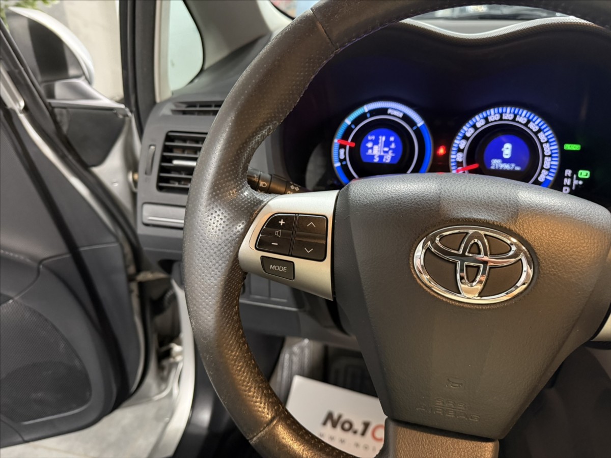 toyota-auris-1-8-hybrid-automat-stk-alu - 8