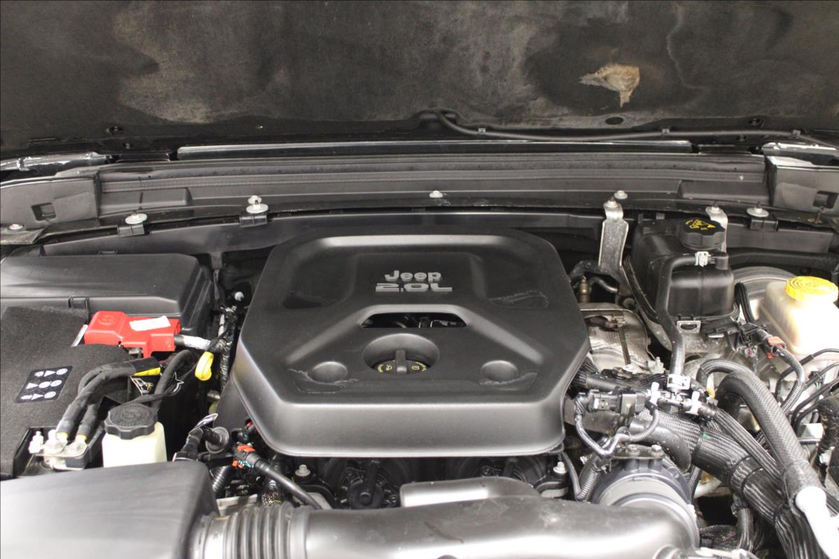 jeep-wrangler-2-0-t-unlimited-rubicon-cz - 9