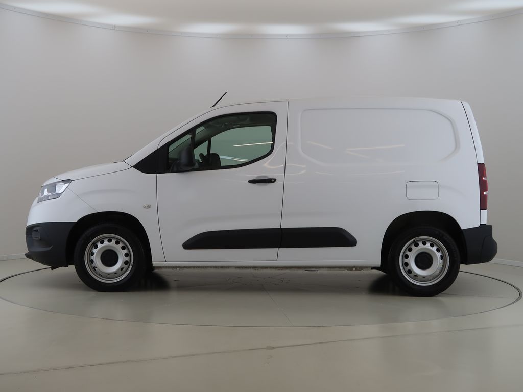 toyota-proace-1-2vvt-i-at-cz-1maj-dph-active - 7