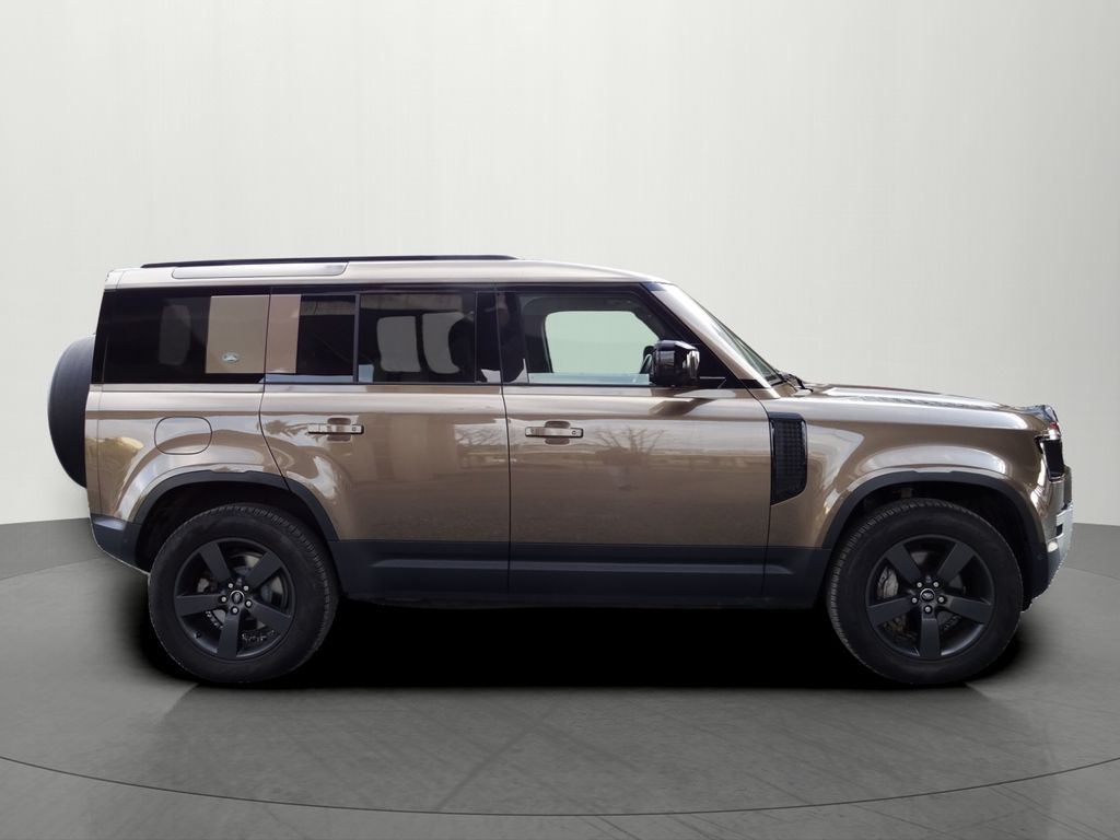 land-rover-defender-110-d300-221kw-black-packet-cr - 4