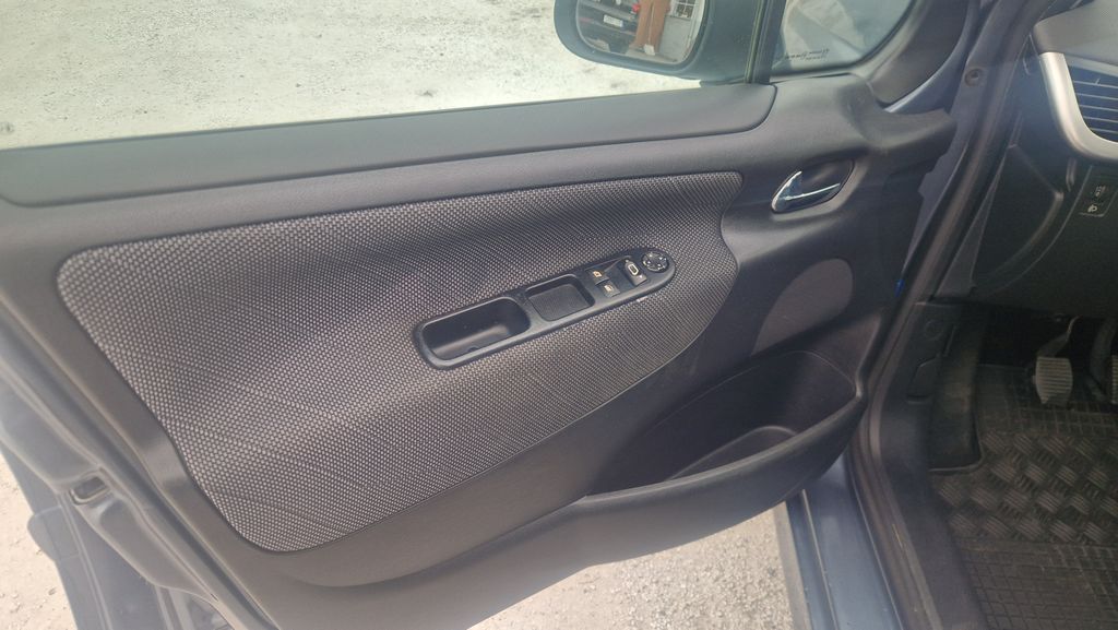 peugeot-207-1-4-16v - 6