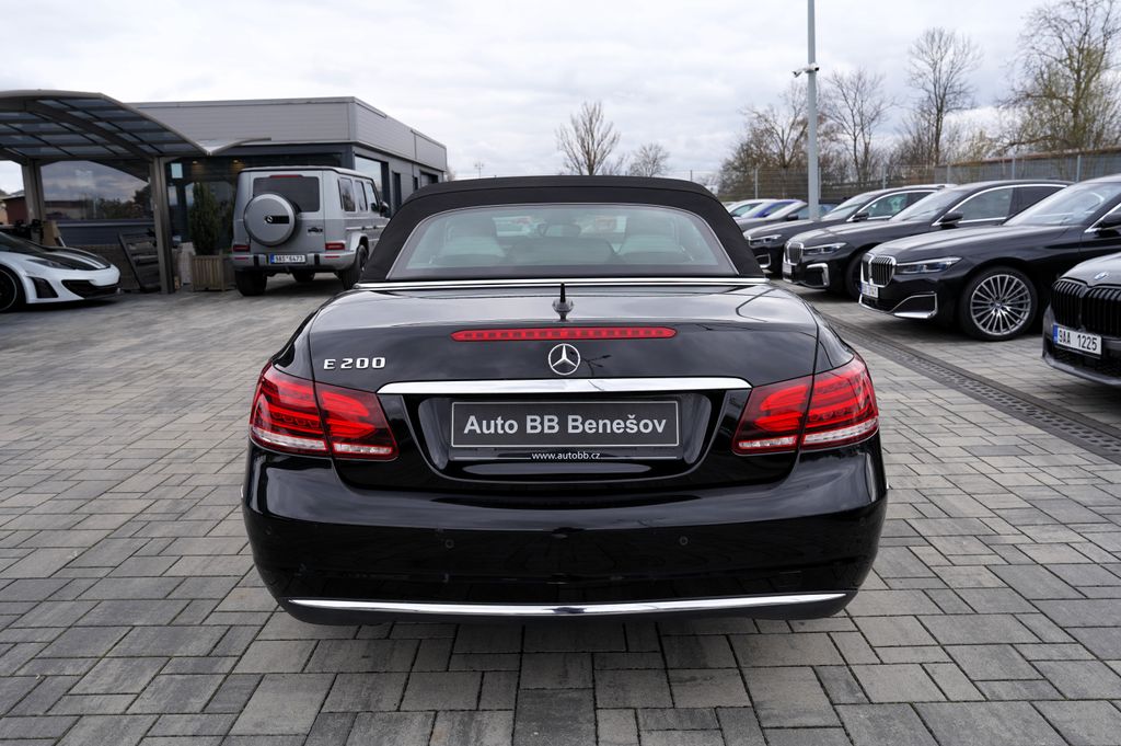 mercedes-benz-tridy-e-200-cgi-cabrio-avangarde-kuze - 4
