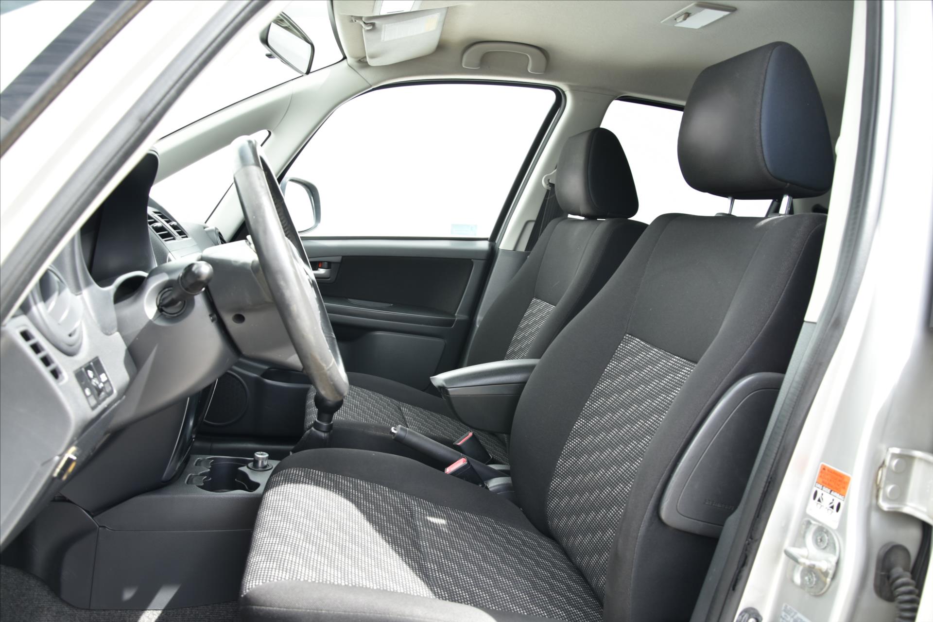 suzuki-sx4-1-6i-lpg-113tis-km-1-maj-cr - 8