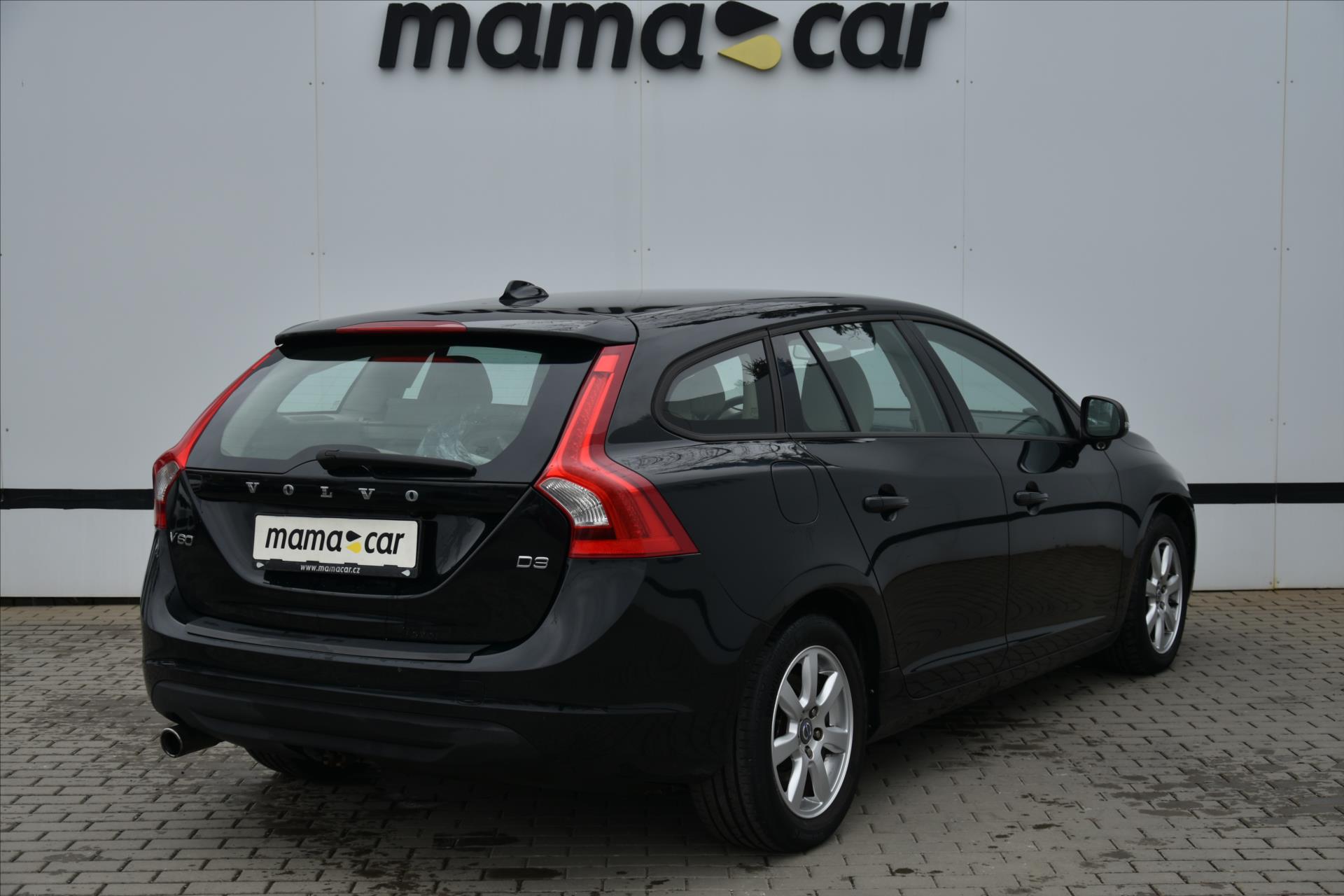 volvo-v60-d3-120kw-servisni-kniha-tazne - 1