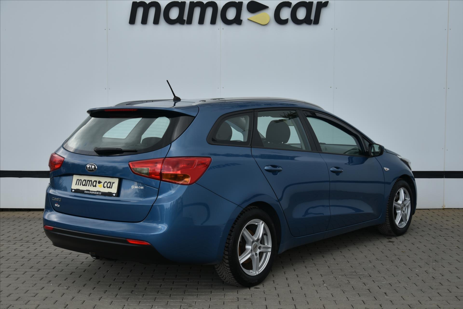 kia-ceed-1-6gdi-99kw-tazne-1-majitel-cr - 6