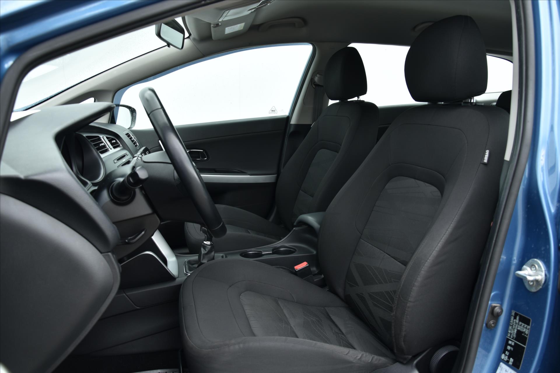 kia-ceed-1-6gdi-99kw-tazne-1-majitel-cr - 8