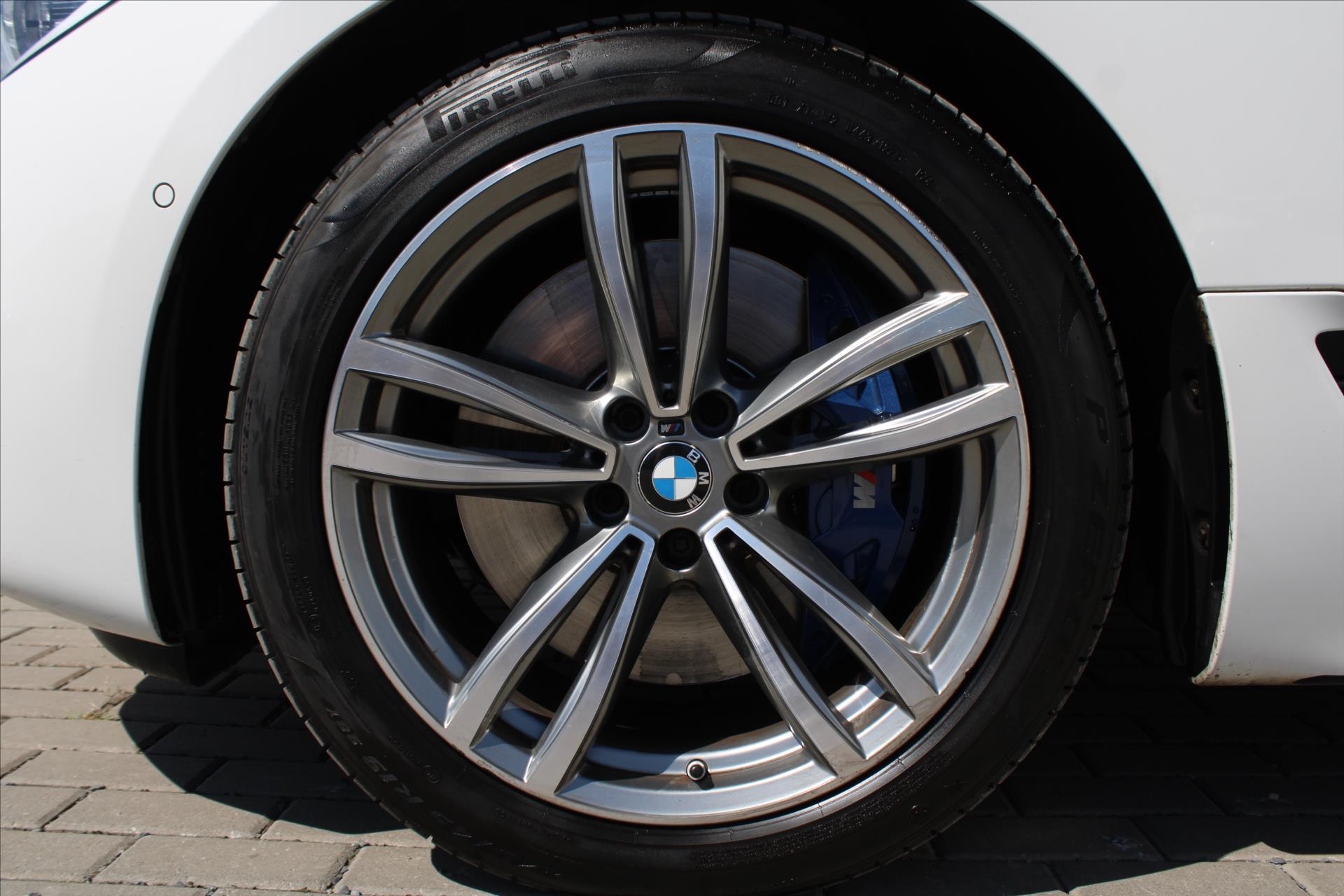 bmw-rada-6-640i-xdrive-gt-250kw-m-paket - 9