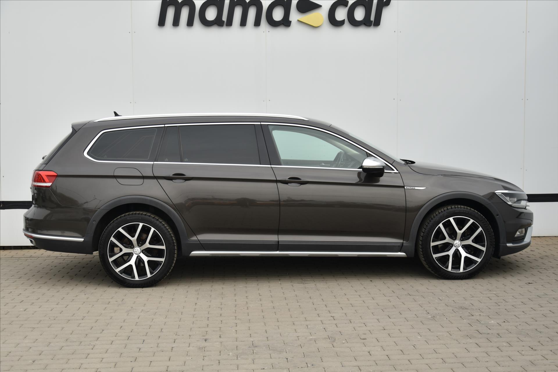 volkswagen-passat-2-0tdi-140kw-4motion-alltrack - 7