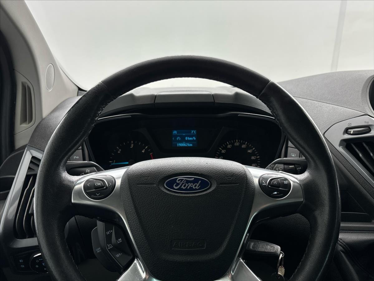 ford-tourneo-custom-2-0-2-0tdci-titanium-l2 - 9