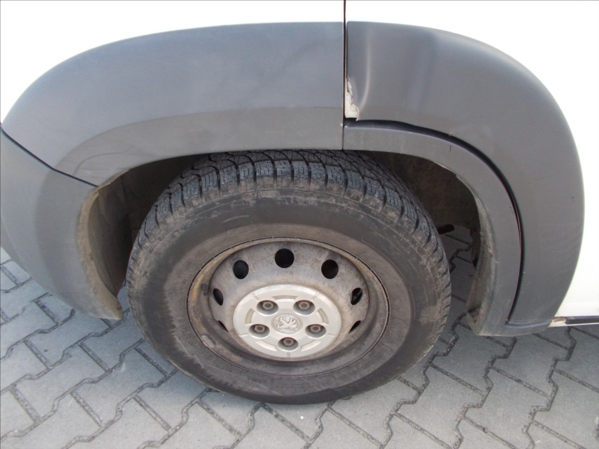 peugeot-boxer-2-0-hdi-l4h2-cr-dph-1-majitel - 4