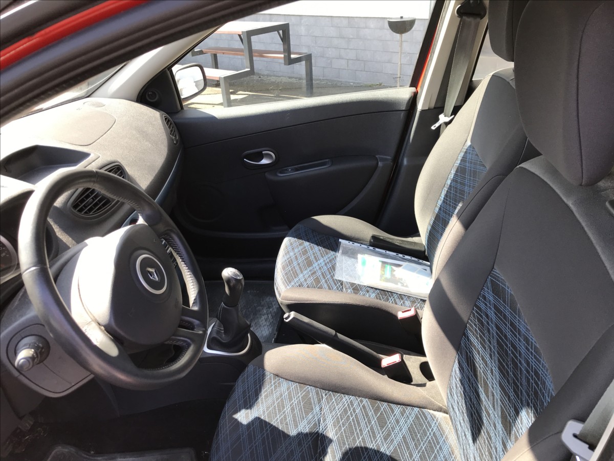 renault-clio-1-2-i-48kw-5dv-ac - 7