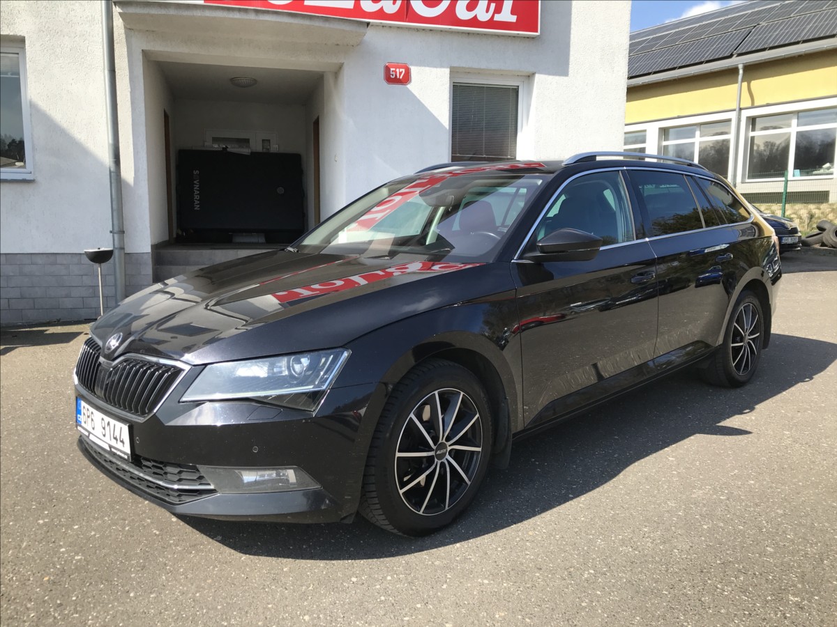 skoda-superb-2-0-tdi-4x4-dsg-combi-style - 2