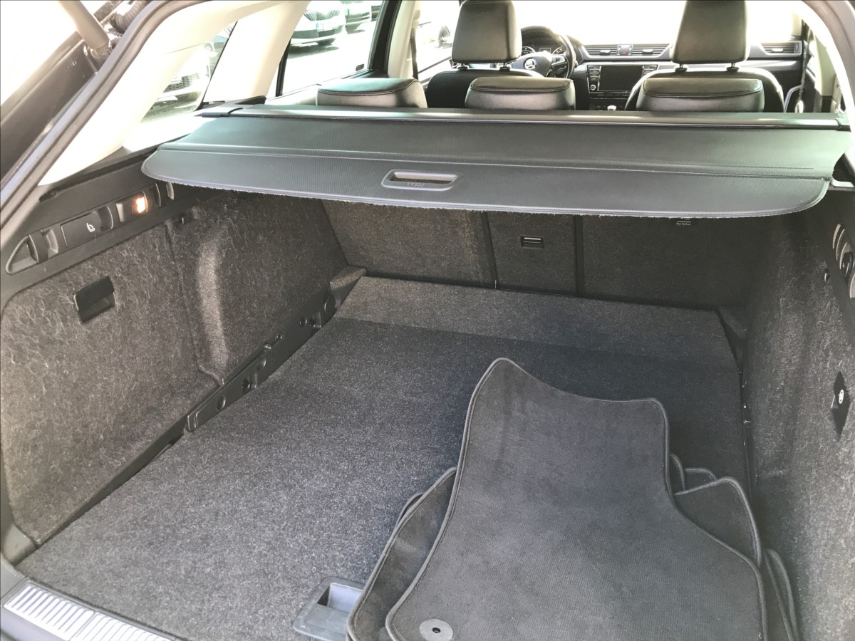 skoda-superb-2-0-tdi-4x4-dsg-combi-style - 6