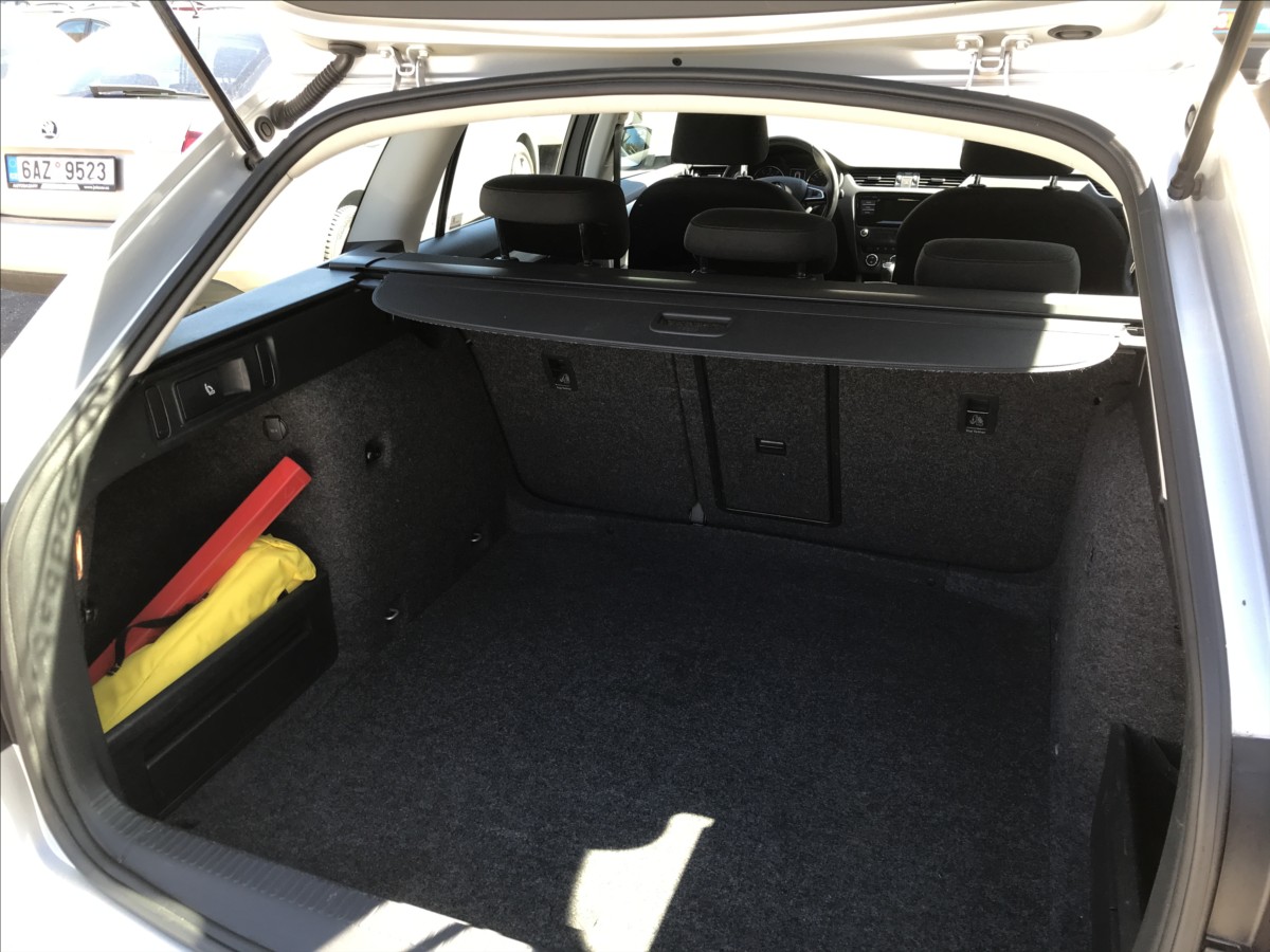 skoda-octavia-1-8-tsi-132kw-dsg-combi - 5