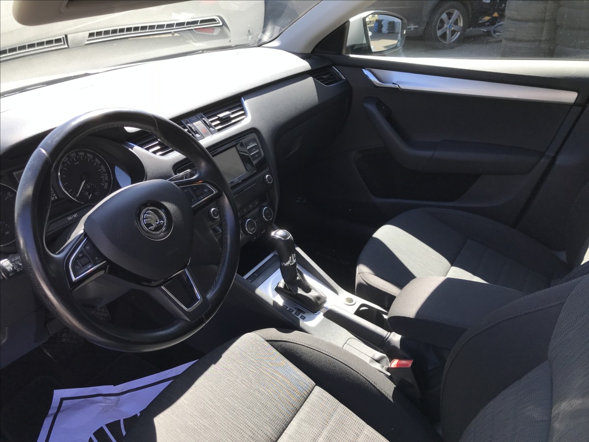 skoda-octavia-1-8-tsi-132kw-dsg-combi - 7