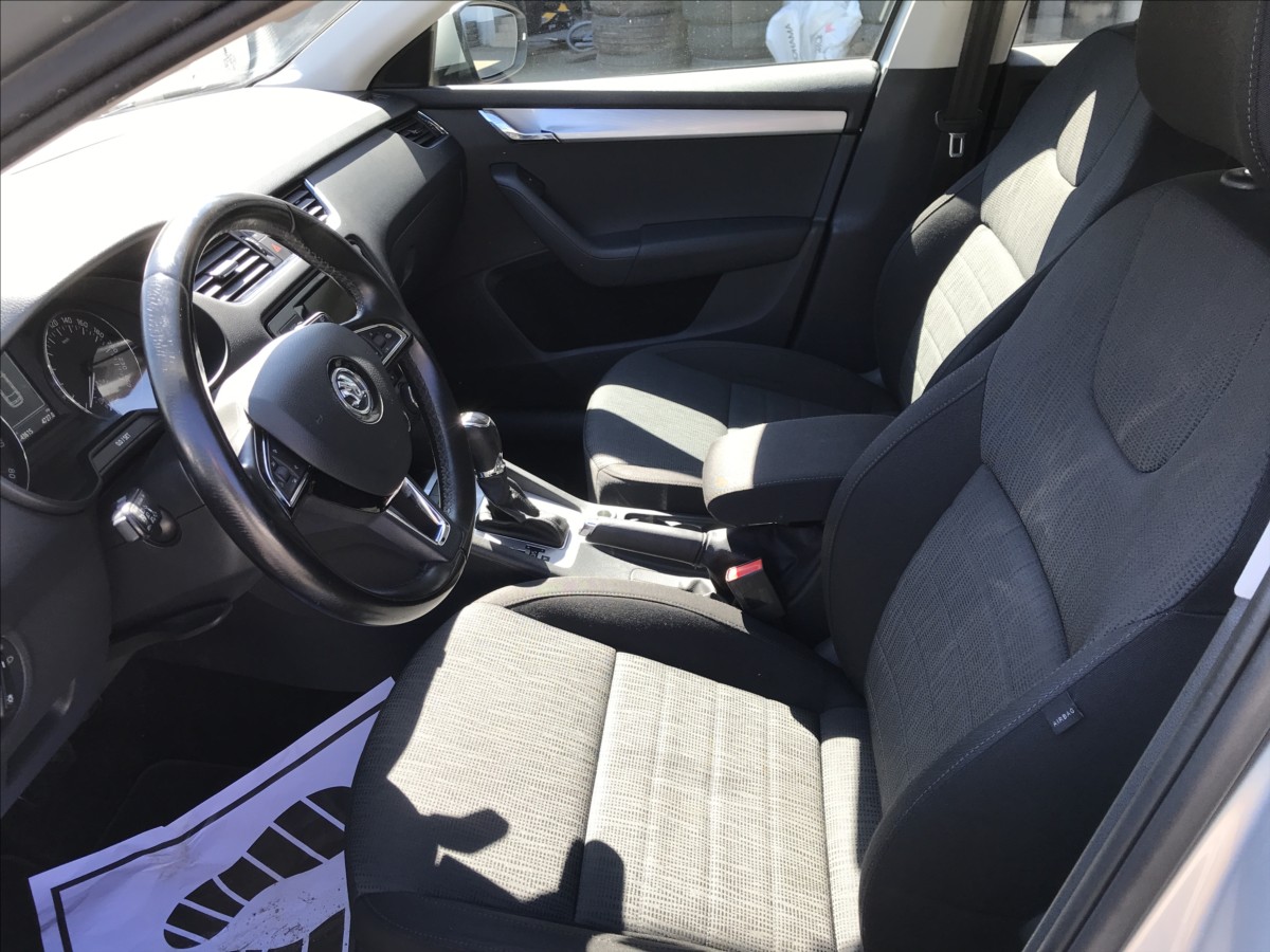 skoda-octavia-1-8-tsi-132kw-dsg-combi - 8