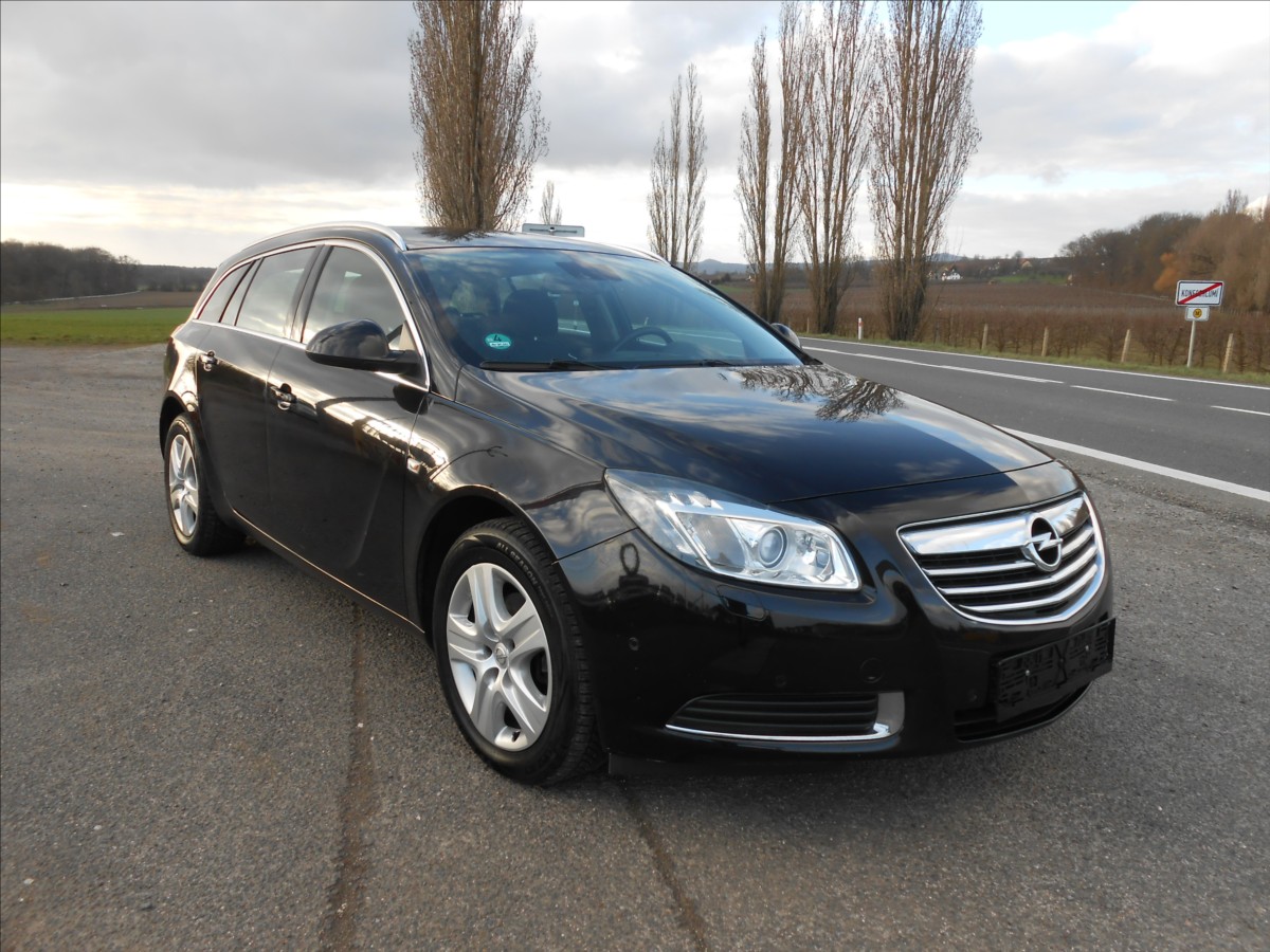Opel Insignia 1,6 85 kW KLIMA Serviska