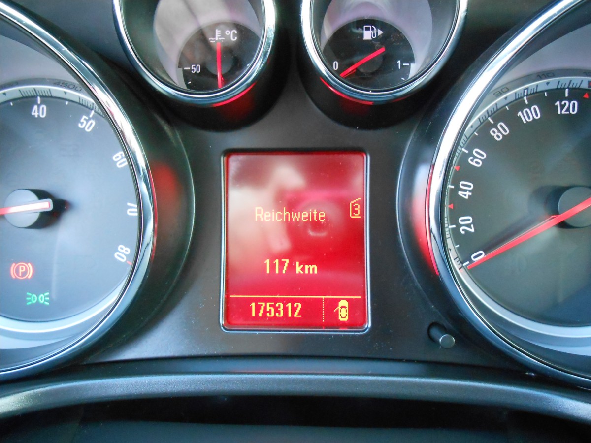 opel-insignia-1-6-85-kw-klima-serviska - 9