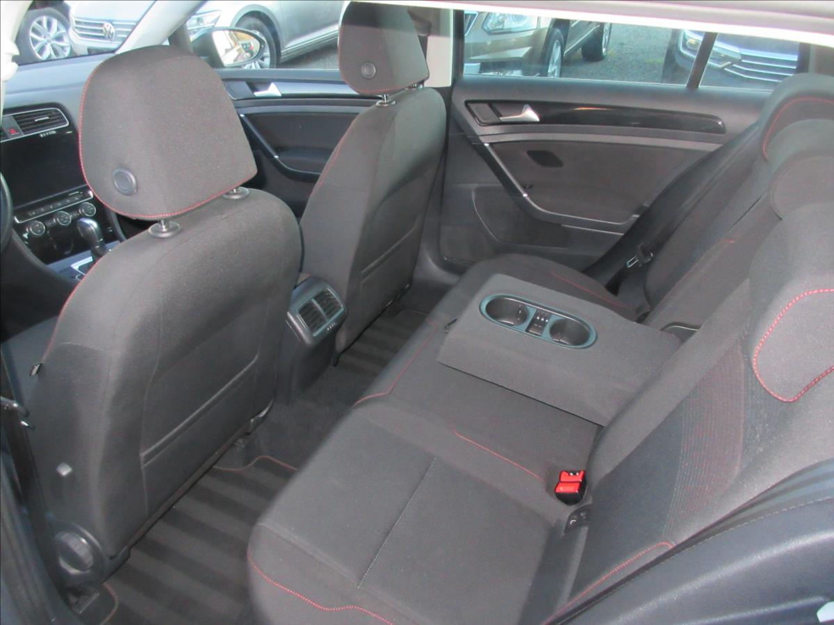 volkswagen-golf-1-5-tsi-110kw-dsg-edice-sound - 6
