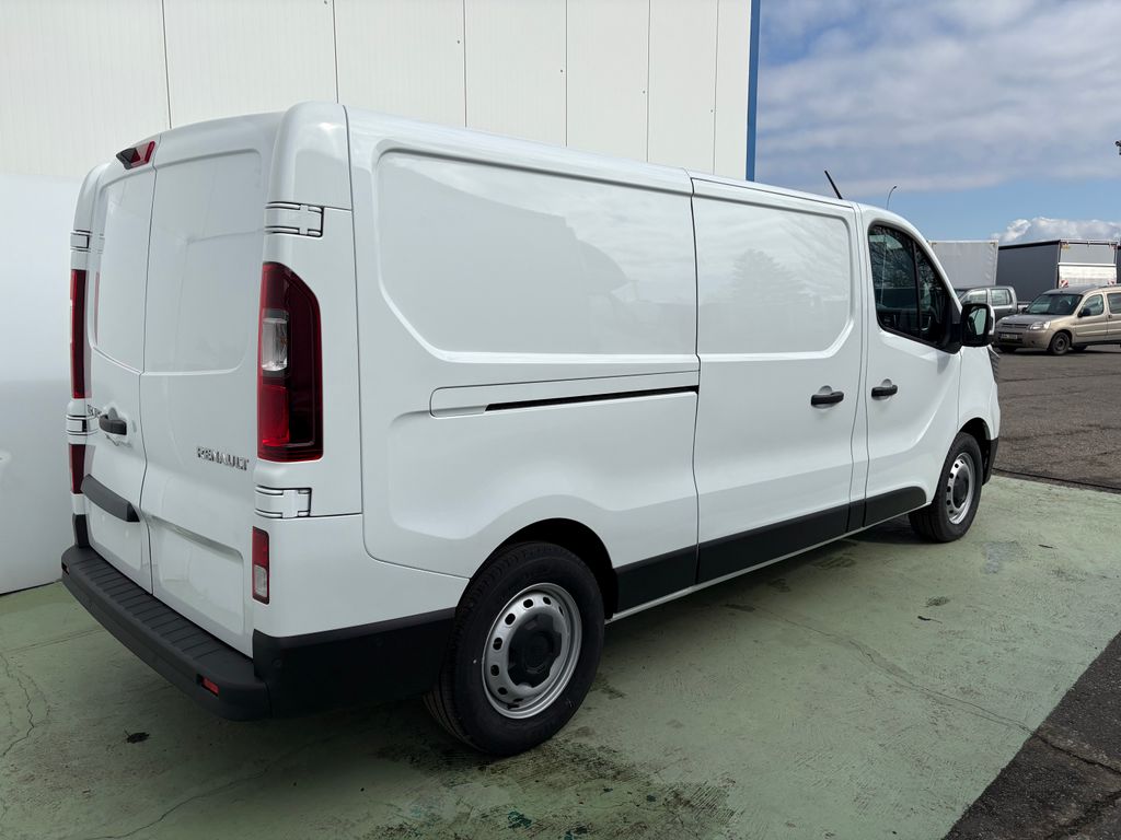 renault-trafic-2-0dci-do-2-49t-spani-topeni - 1