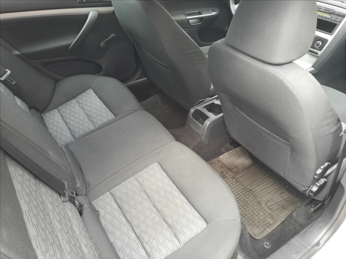 skoda-octavia-1-6-tdi-ambiente - 9