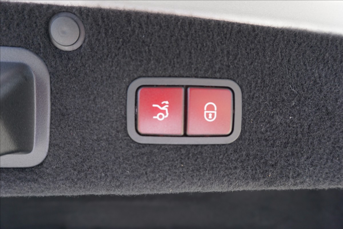 mercedes-benz-tridy-s-4-7-s-500-4m-cz-puvod - 8