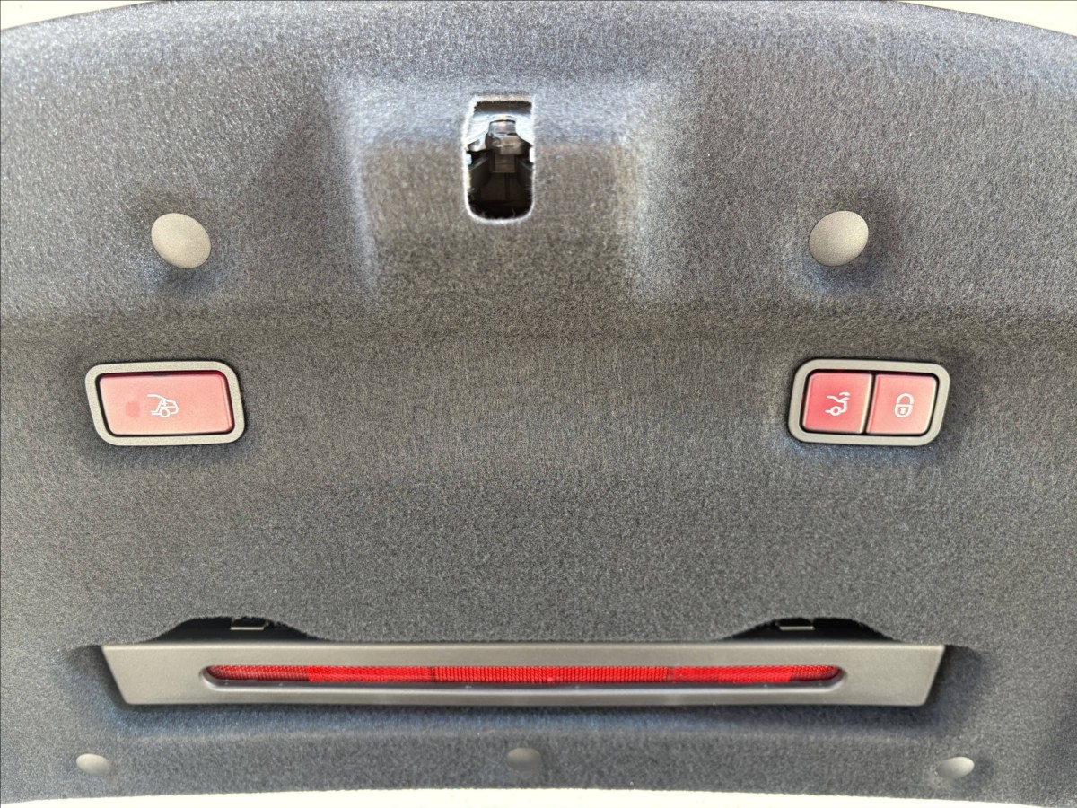 mercedes-benz-sl-4-0-amg-sl-63-4m - 7