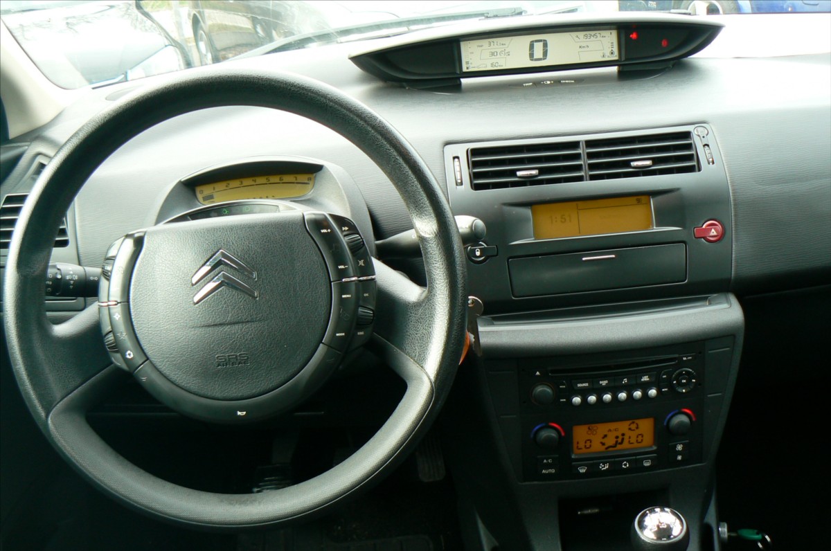 citroen-c4-1-6-i-16v-1-majitel-cr - 9