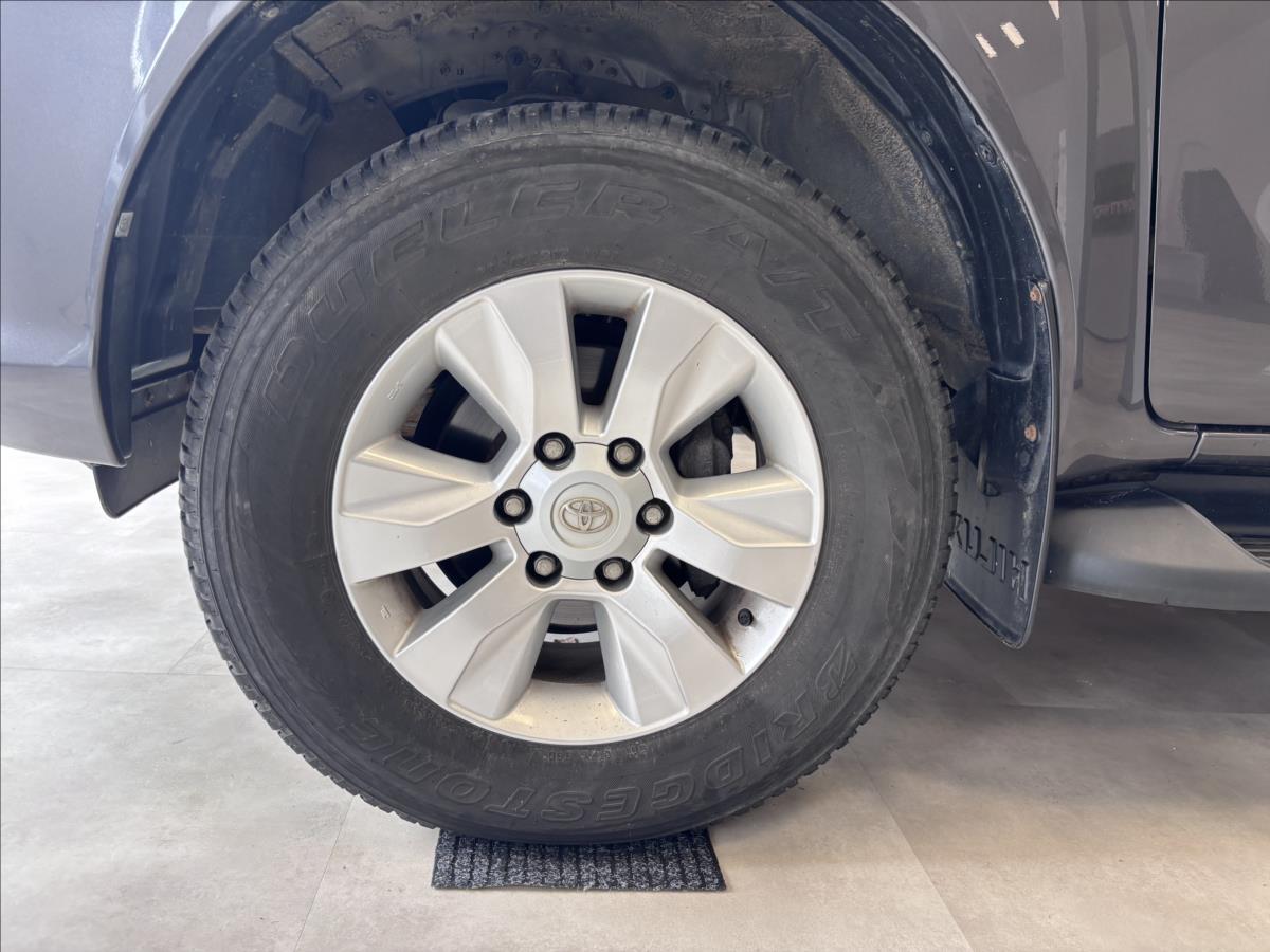 toyota-hilux-2-4-d4-cat - 3